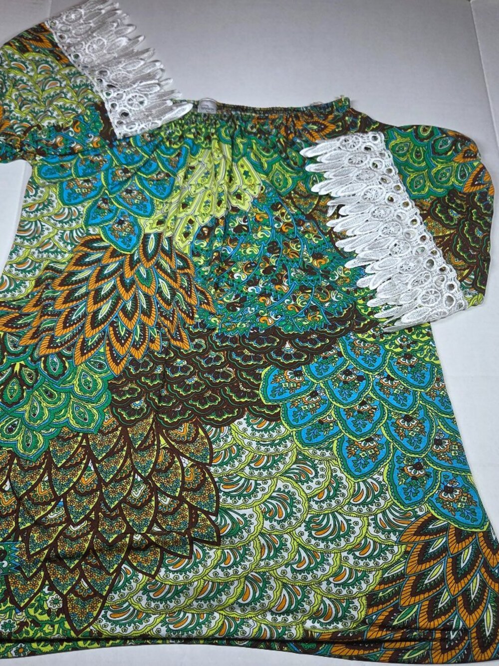 Win Win Size L/XL Paisley Peacock‎ With Lace Cuff Tunic